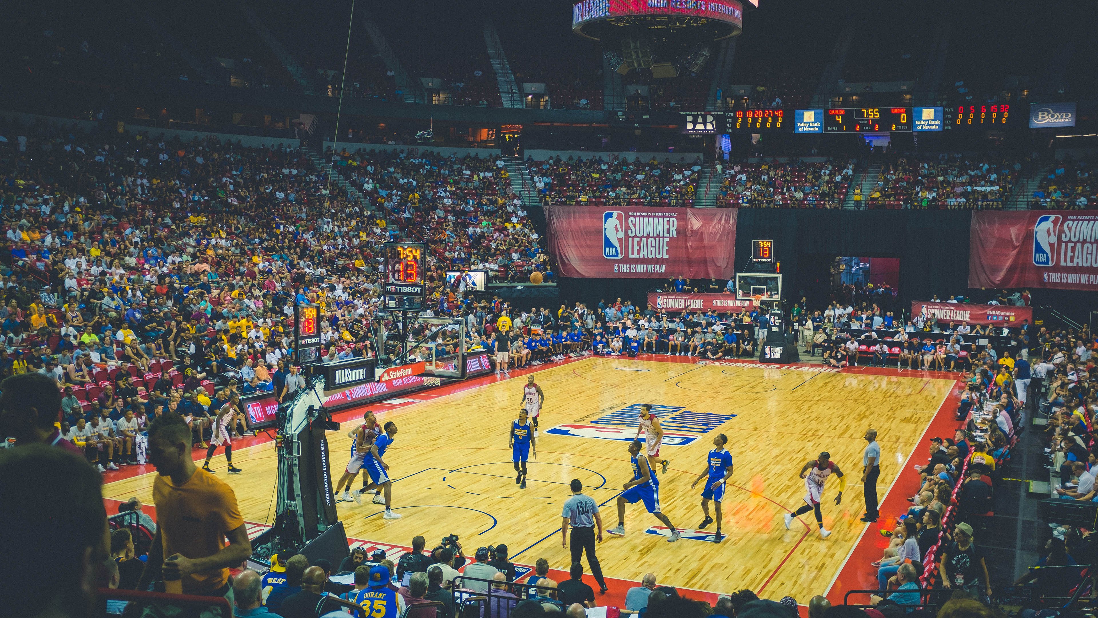 比赛中的战术变化：应对变化的机智应对，比赛战术分析