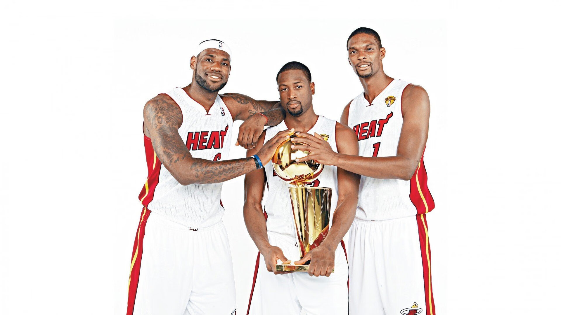 阿伊塔娜·邦马蒂蝉联女子金球奖，巴萨中场再创辉煌